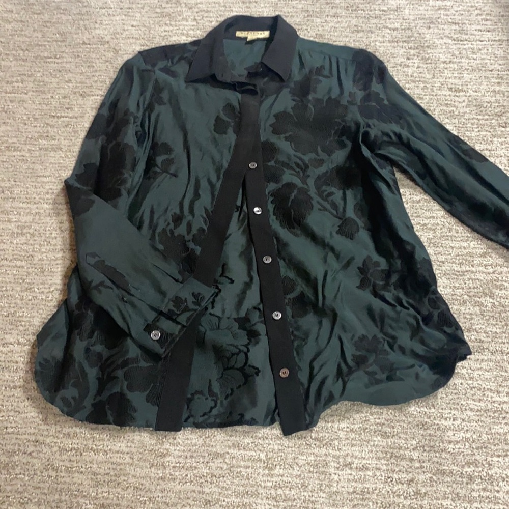 Burberry London blouse🌺embroidered